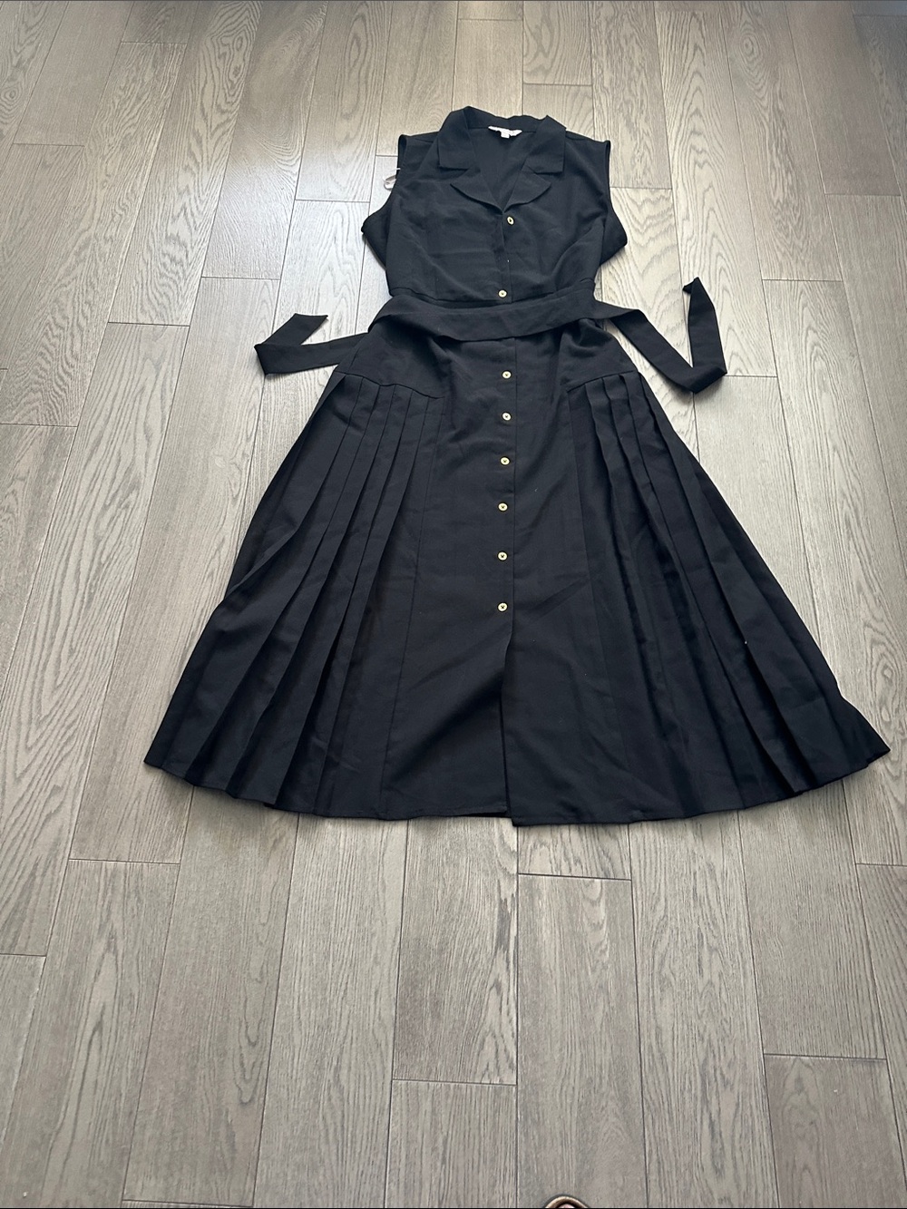 Nanette Lepore Black Sleeveless Button-Front Pleated Midi Dress with Belt